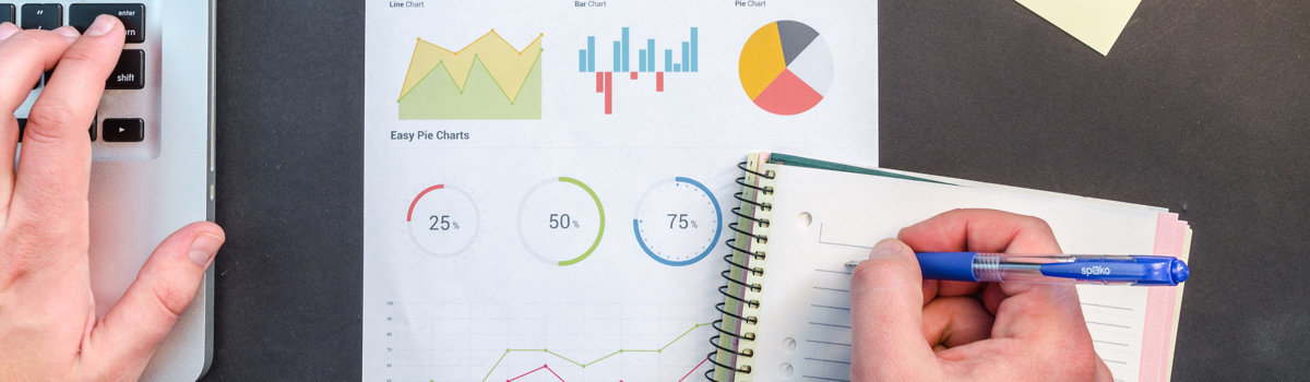 Cropped charts data desk 669615